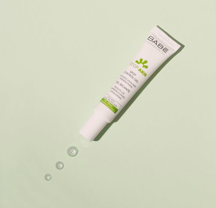 BABE STOP AKN GEL ASSECHANT 8 ML